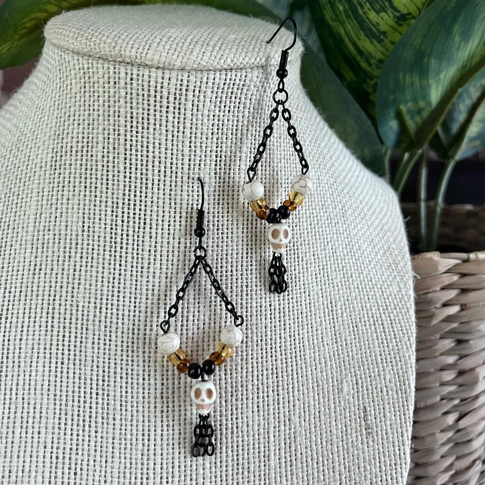 🖤💀Handmade Skull Earrings 💀🖤 - Picture 6 of 9
